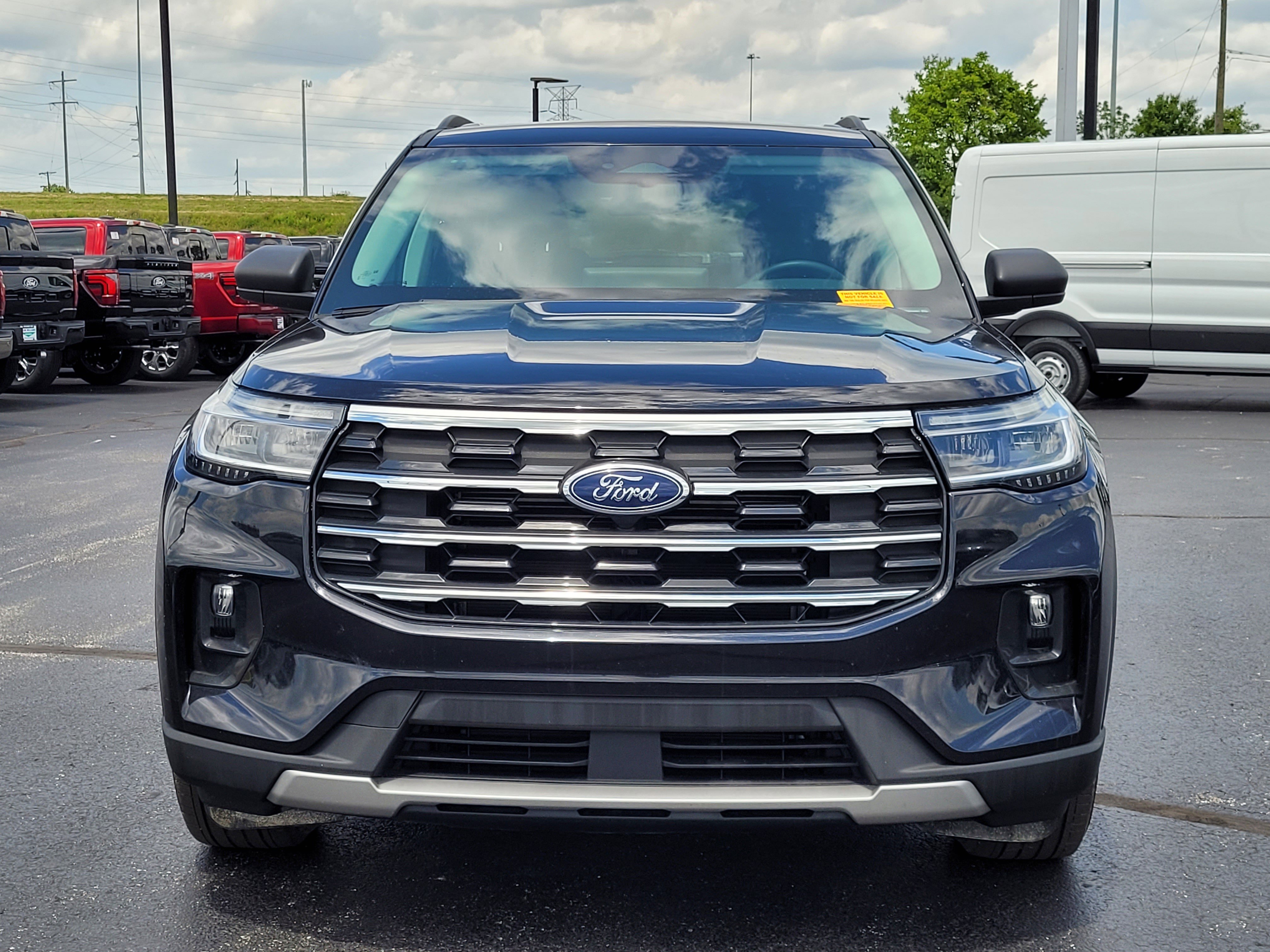 Used 2025 Ford Explorer Active w/ Active Comfort Package AWD/4WD image 9