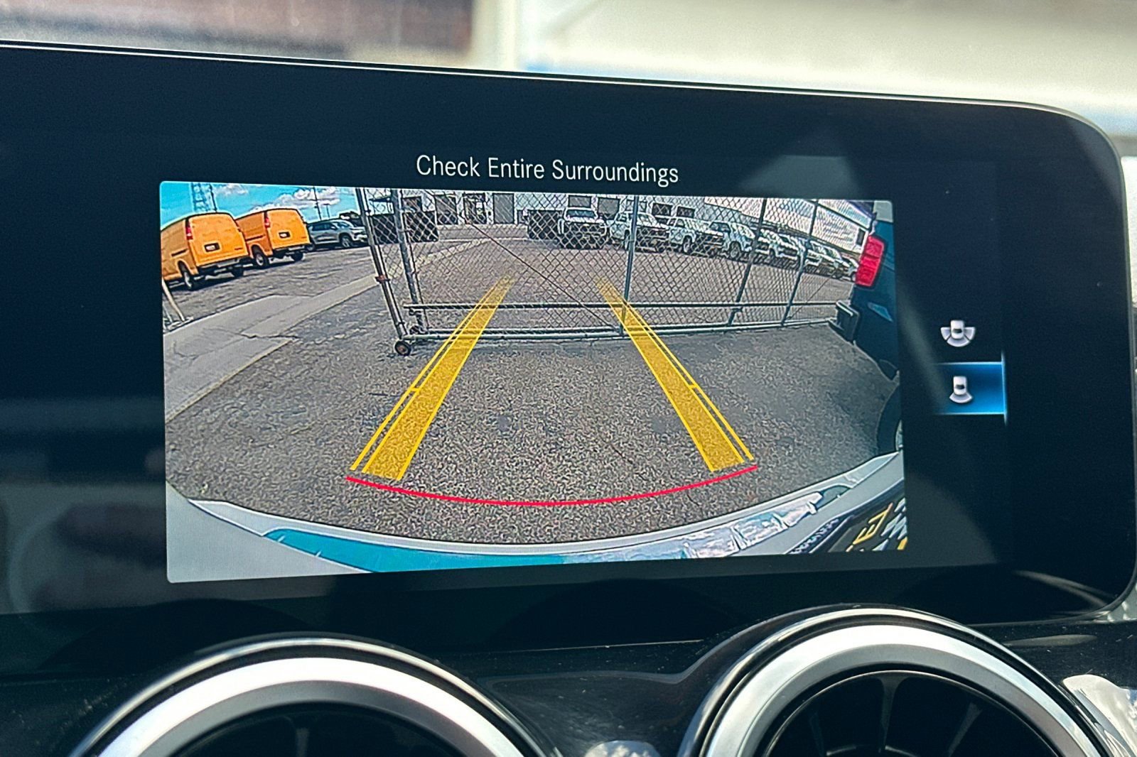 Used 2022 Mercedes-Benz GLB 250 image 27