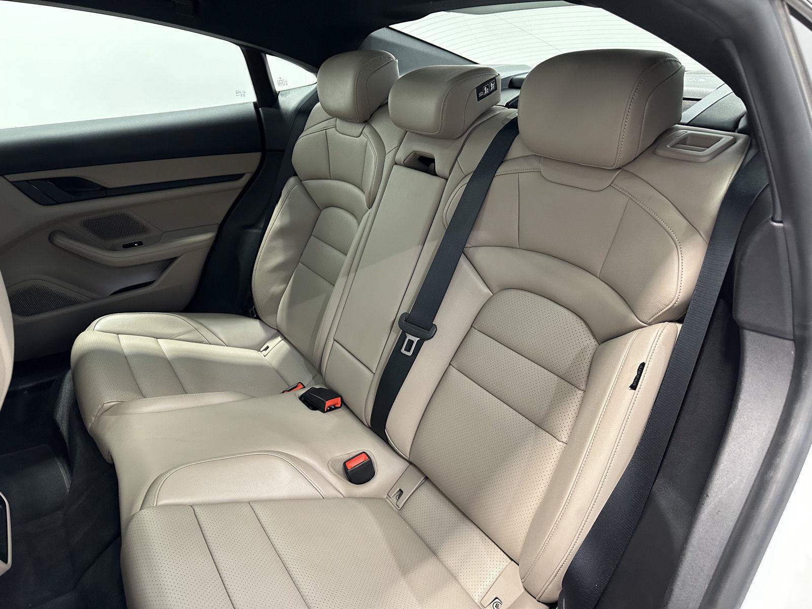 Used 2021 Porsche Taycan RWD image 31
