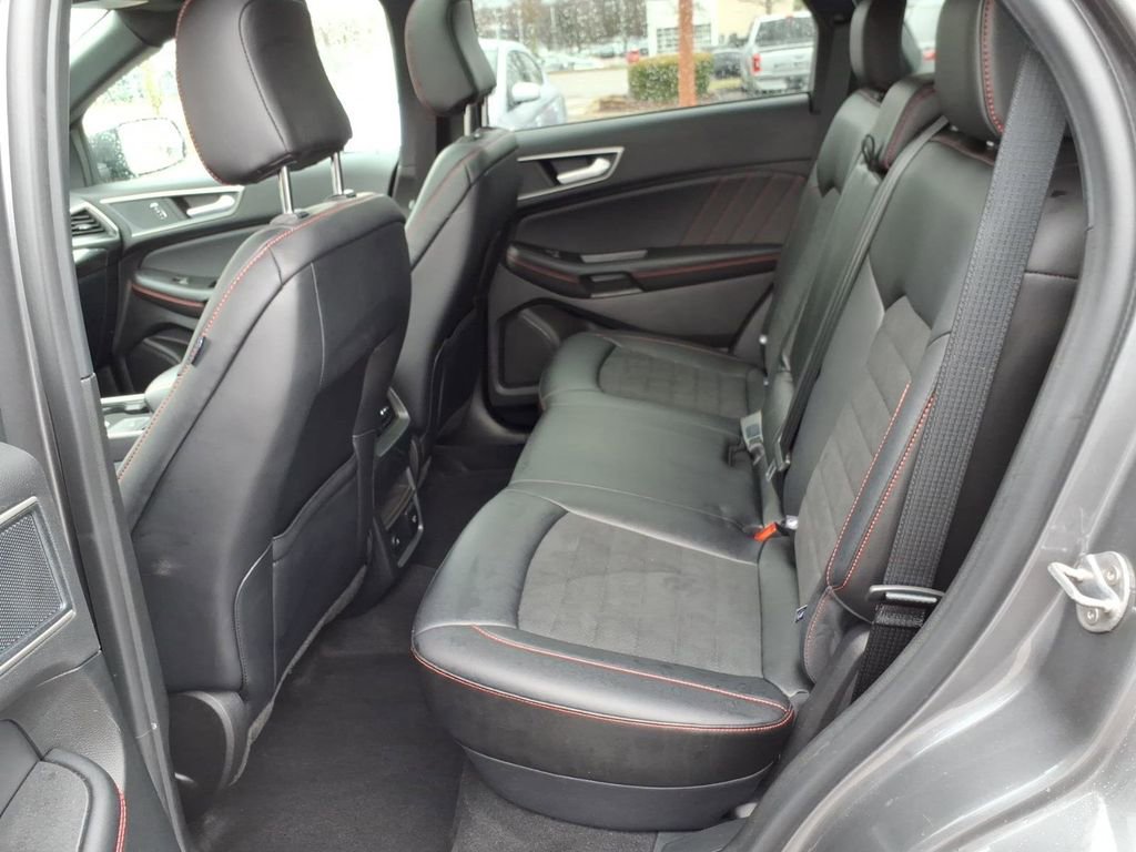 Used 2024 Ford Edge ST-Line image 12