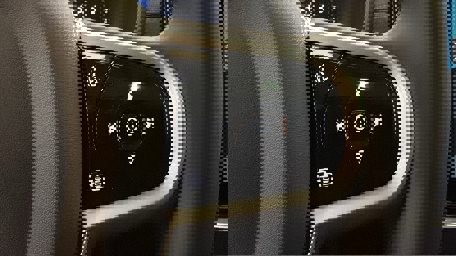 New 2026 Volvo XC90 B6 Plus w/ Protection Package Premier image 14