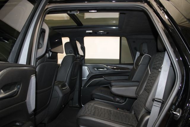 Certified 2024 Cadillac Escalade Sport Platinum w/ LPO, ONYX Package AWD/4WD image 11