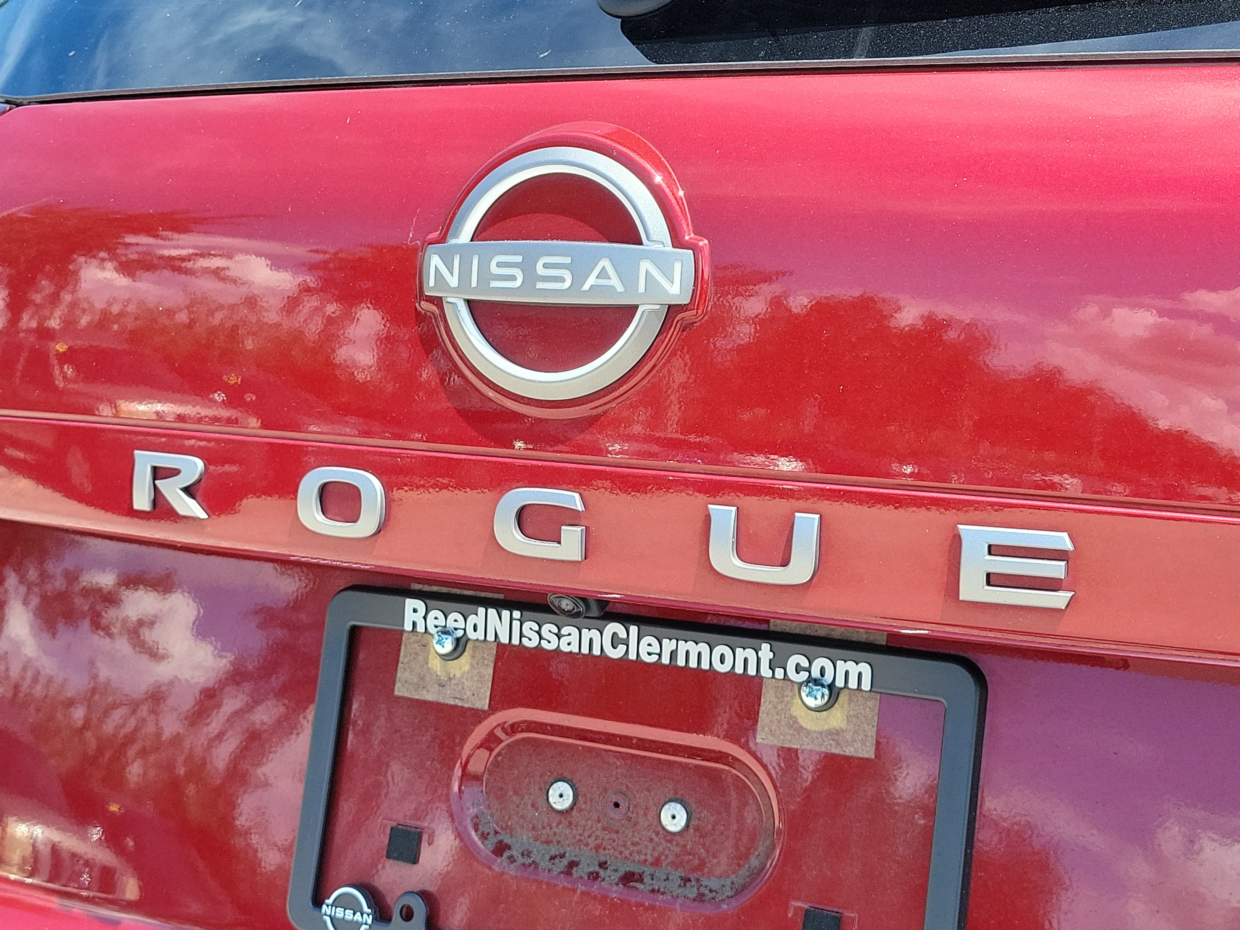 Certified 2025 Nissan Rogue SL FWD image 12