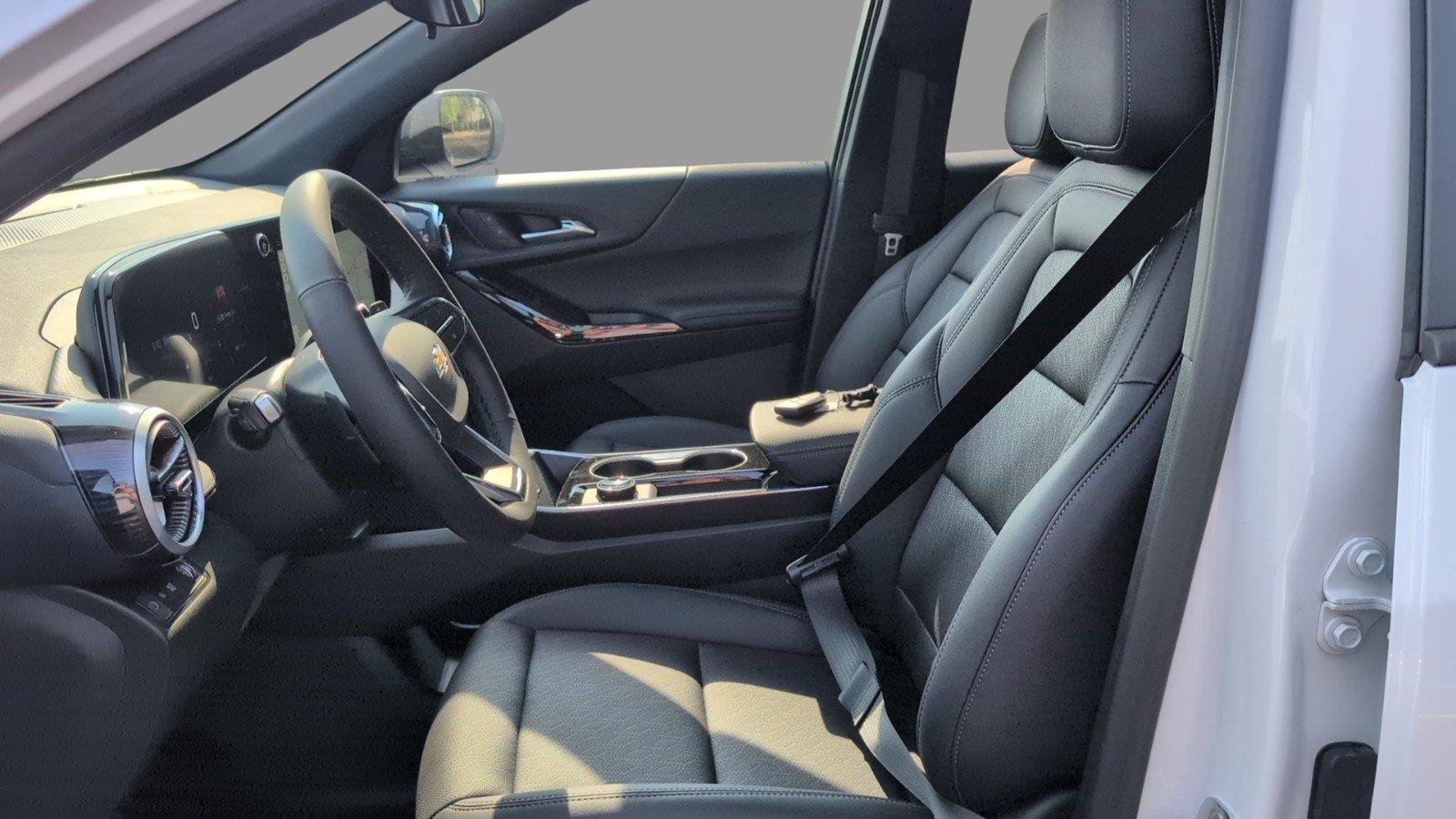 New 2027 Chevrolet Equinox LT w/ Convenience Package II FWD image 17