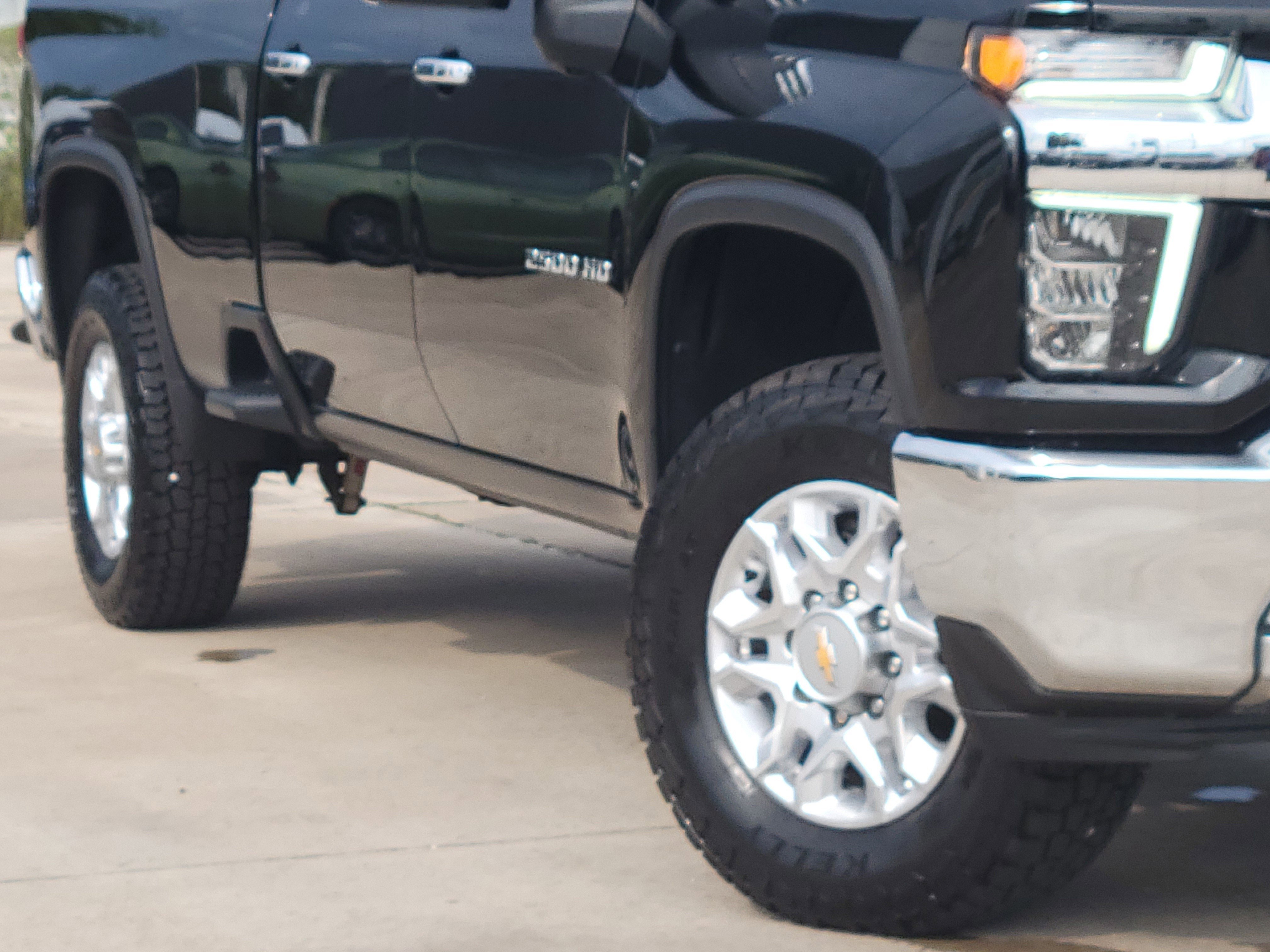 Used 2022 Chevrolet Silverado 2500 LTZ w/ LTZ Convenience Package image 10