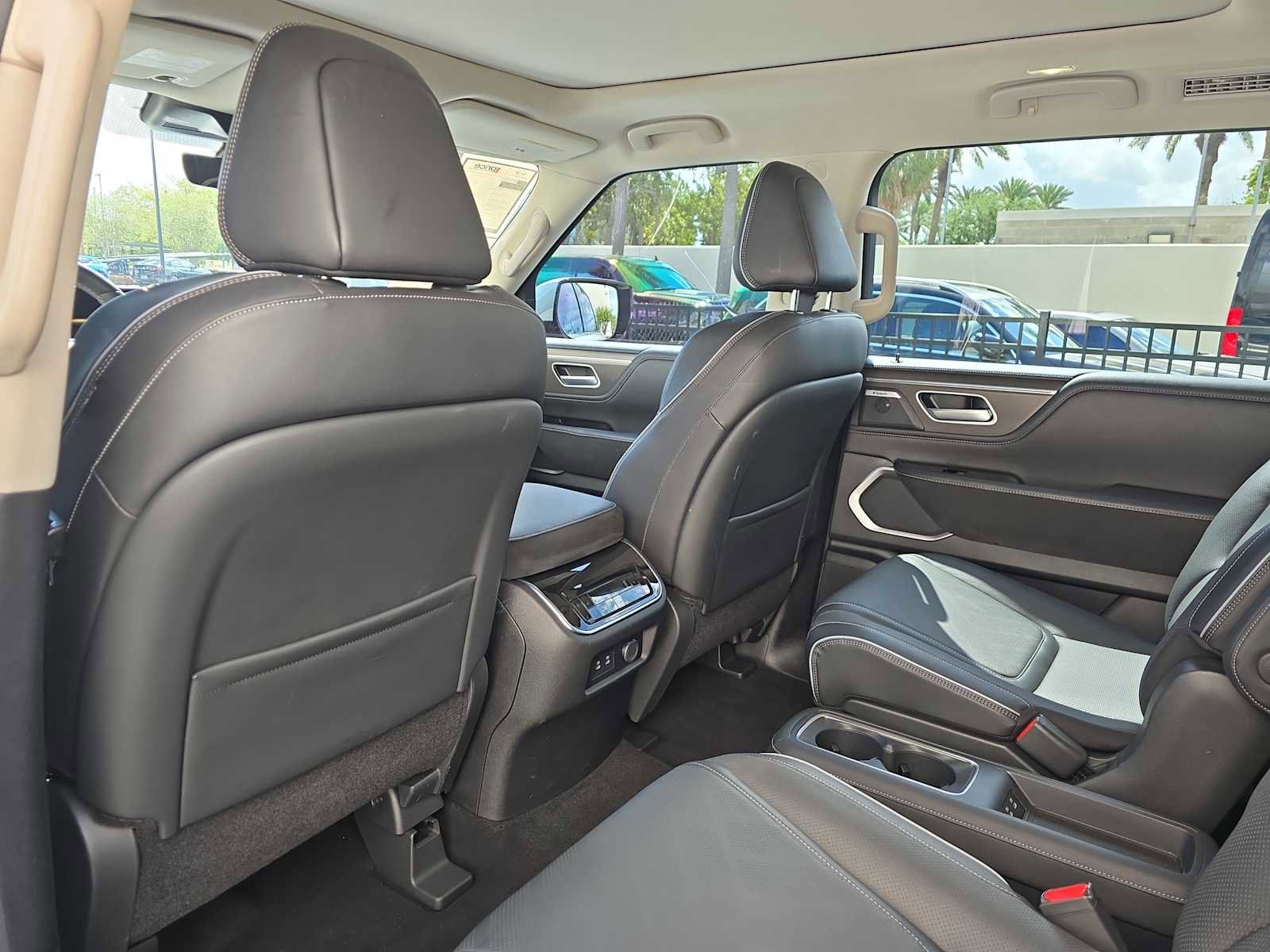 Certified 2025 INFINITI QX80 Luxe image 12