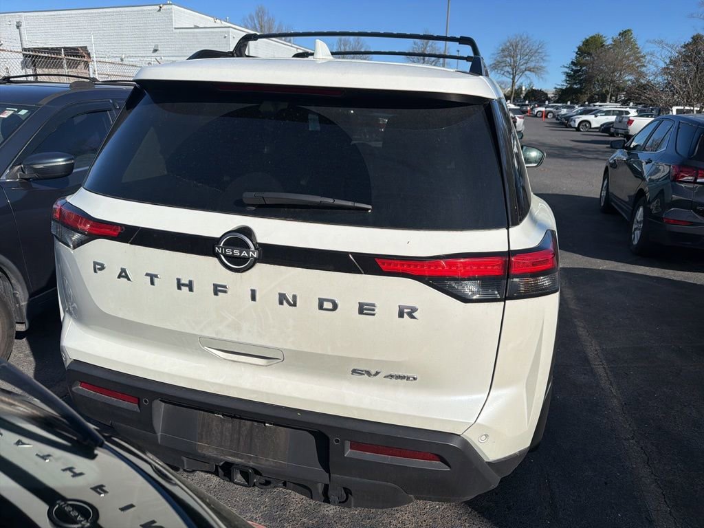 Used 2024 Nissan Pathfinder SV w/ SV Premium Package image 6