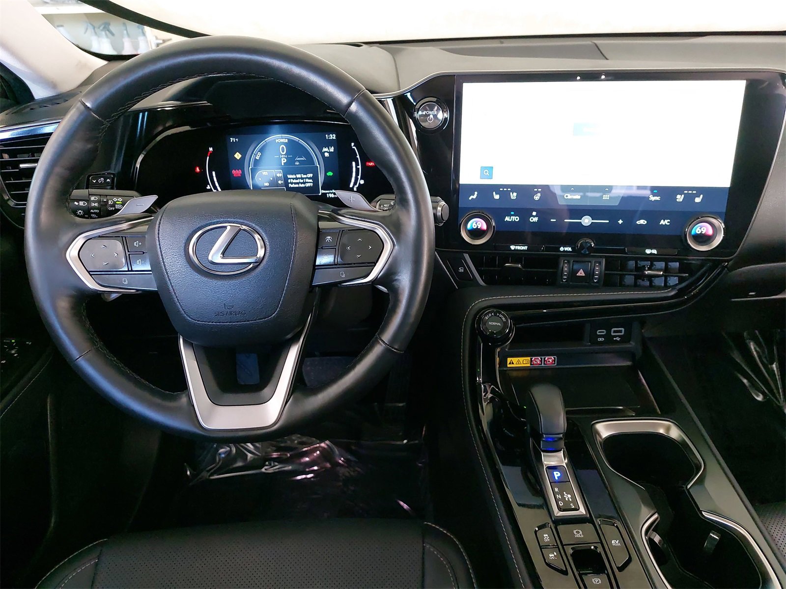 Used 2025 Lexus NX 350h AWD w/ Premium Package image 16