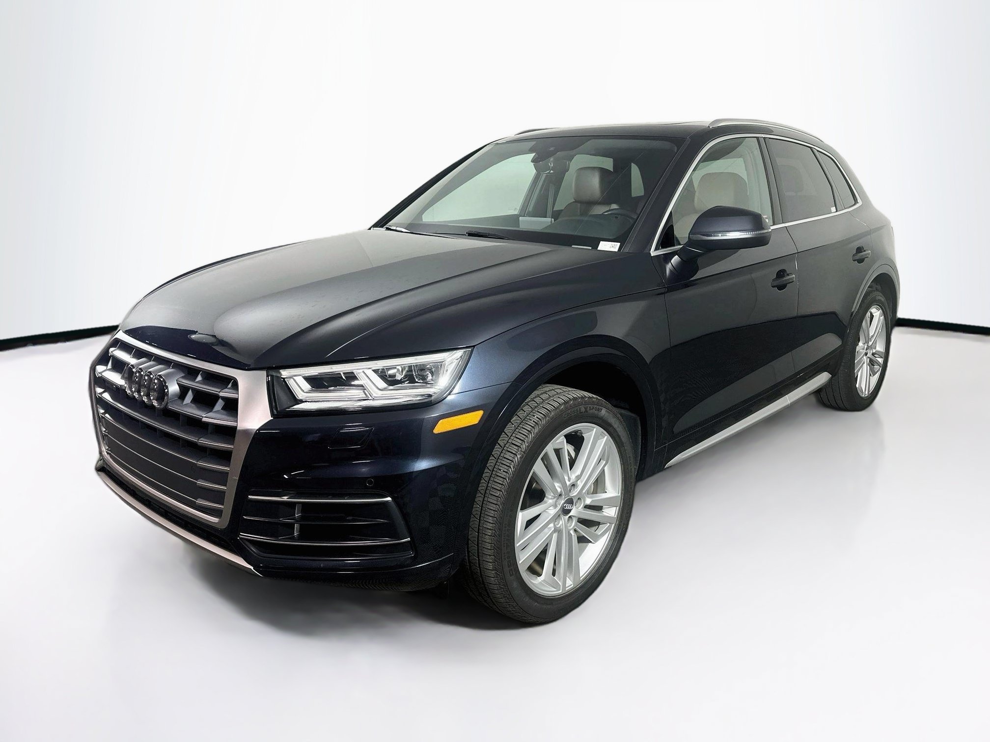 Used 2018 Audi Q5 2.0T Premium Plus w/ Premium Plus Package AWD/4WD image 3
