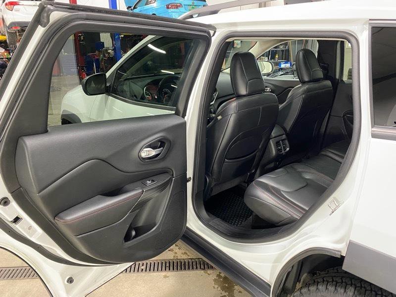 Used 2014 Jeep Cherokee Trailhawk w/ Comfort/Convenience Group image 18