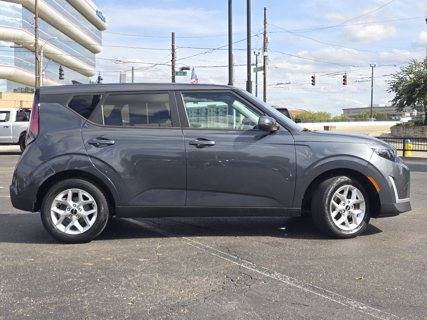 Used 2024 Kia Soul LX w/ Option Group 015 FWD image 23