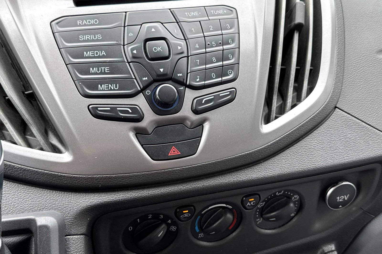 Used 2019 Ford Transit 150 XLT RWD image 22