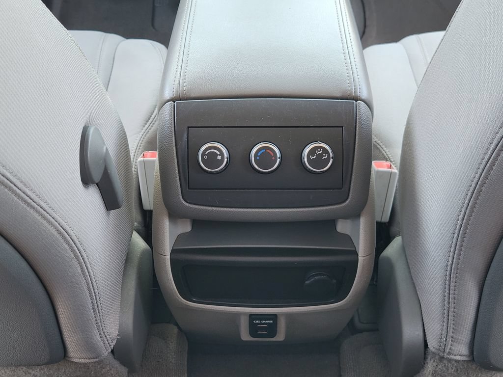 Used 2016 GMC Acadia SLE FWD image 28