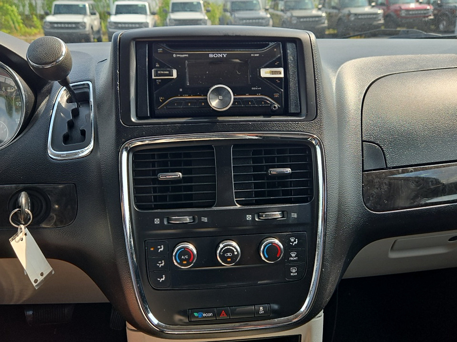Used 2014 Dodge Grand Caravan American Value Package FWD image 16