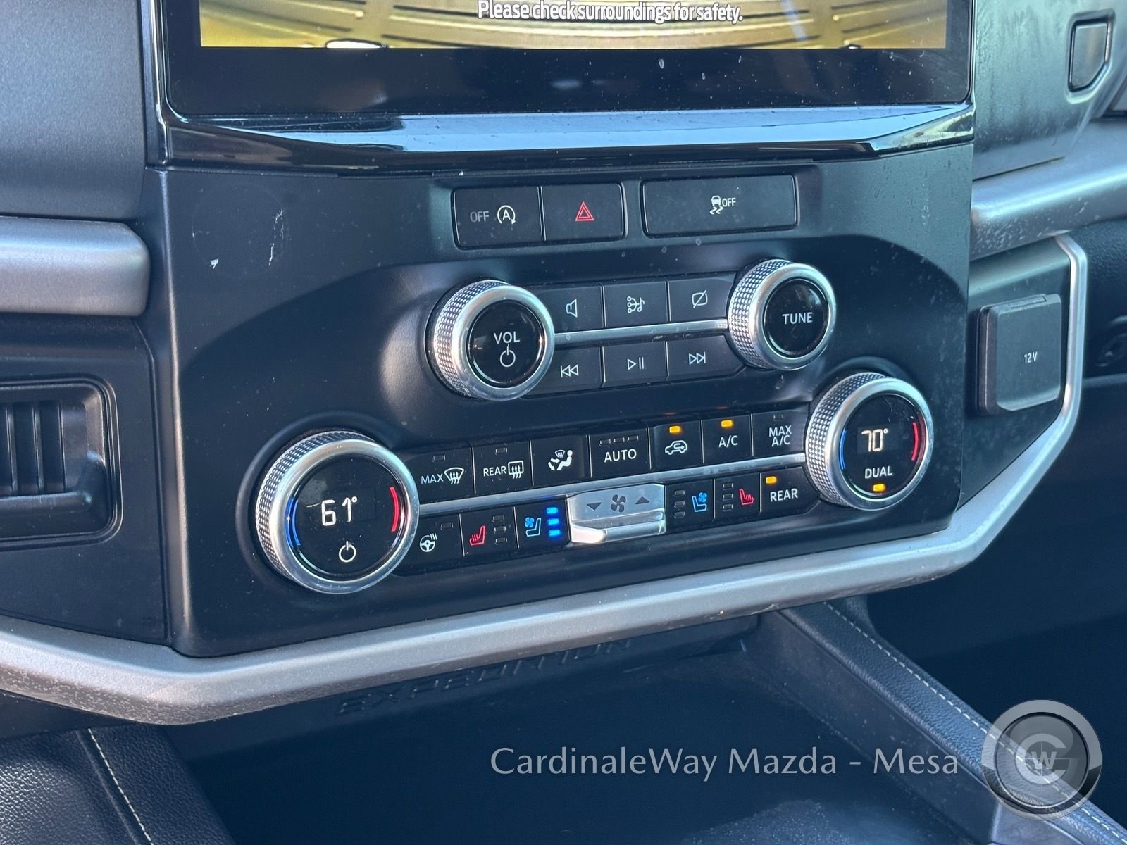 Used 2024 Ford Expedition XLT image 25