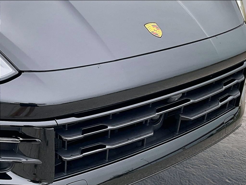 Certified 2024 Porsche Cayenne Coupe AWD/4WD image 20