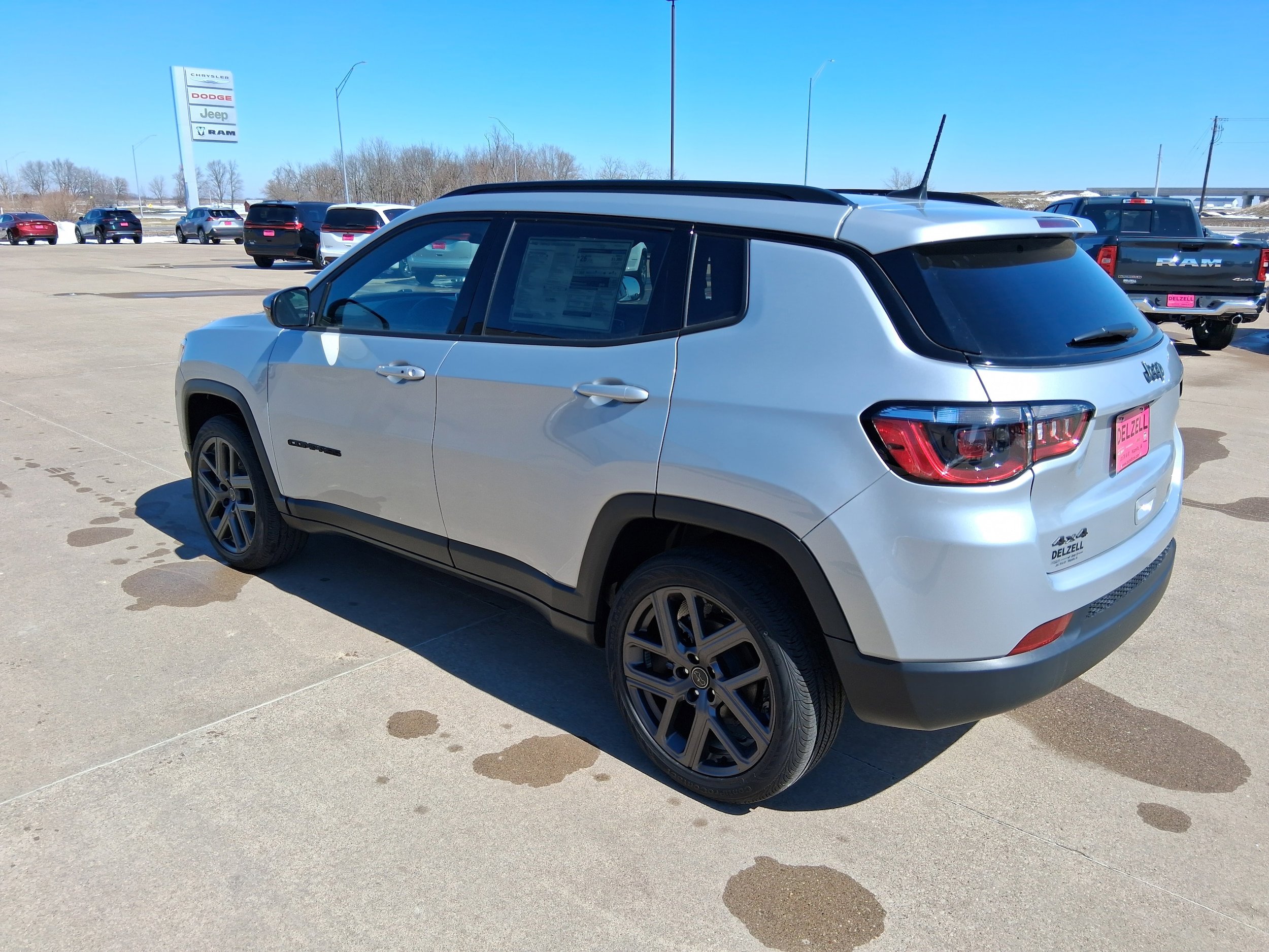 New 2026 Jeep Compass Latitude image 4