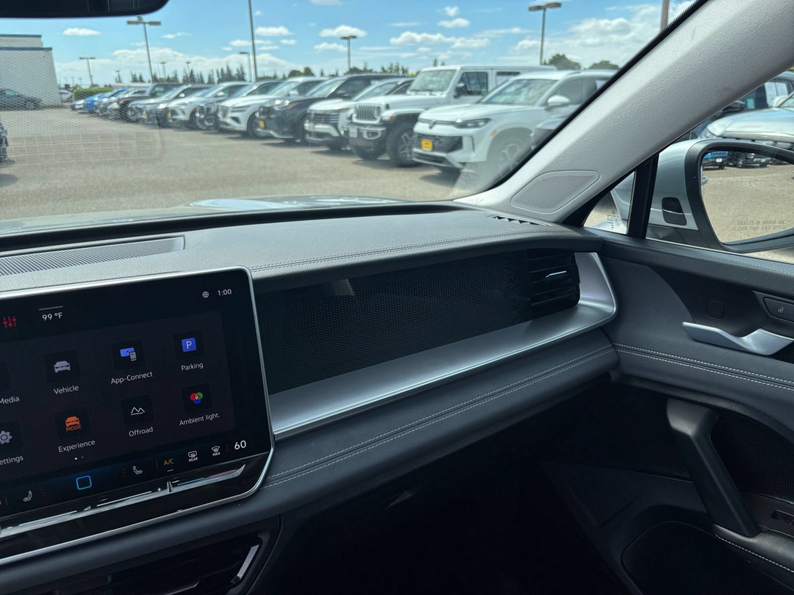 Used 2026 Volkswagen Tiguan SE AWD/4WD image 37