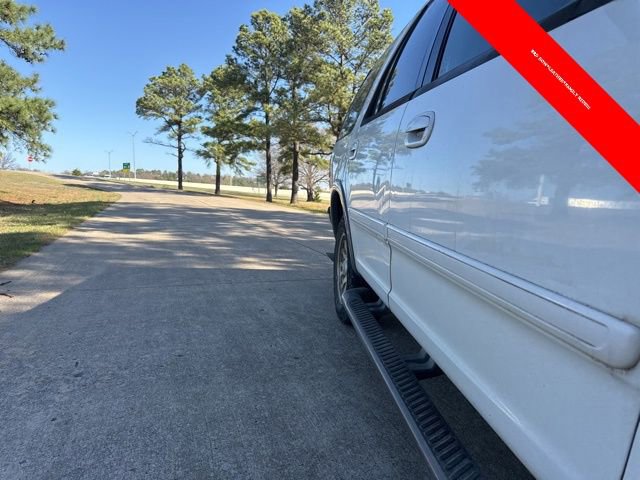 Used 2001 Ford Expedition XLT image 11