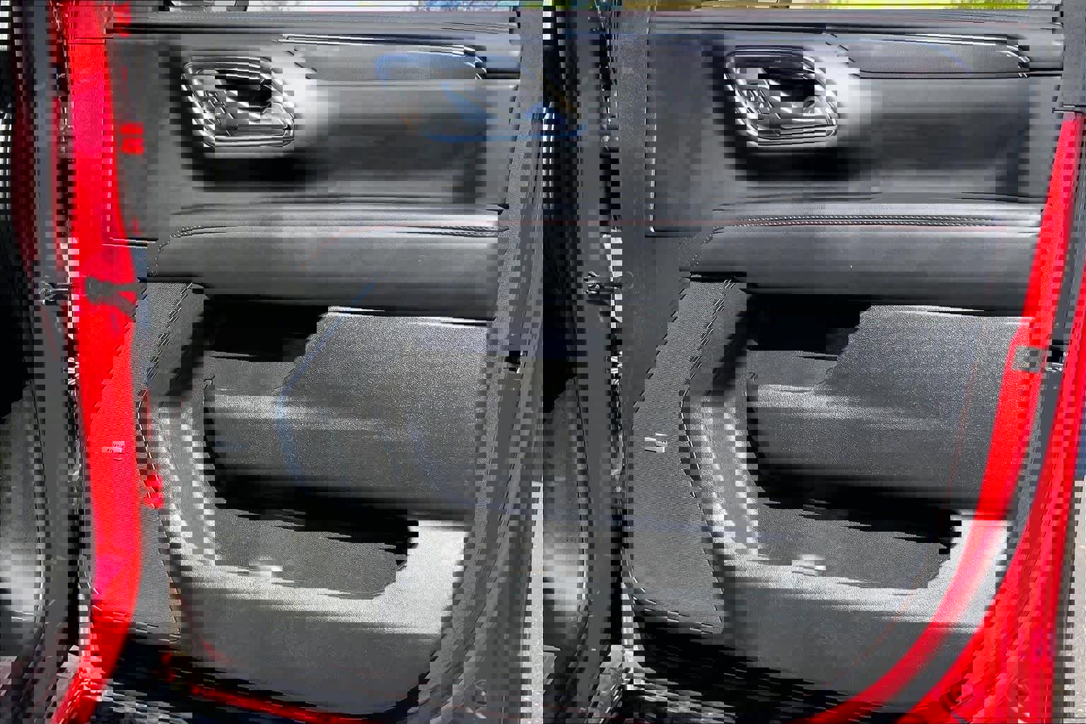 Used 2023 Chevrolet Suburban RST w/ Luxury Package image 23