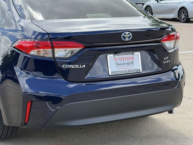 Used 2025 Toyota Corolla LE FWD image 6