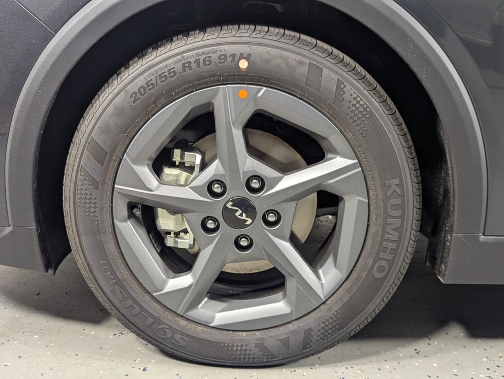 New 2025 Kia K4 FWD image 9