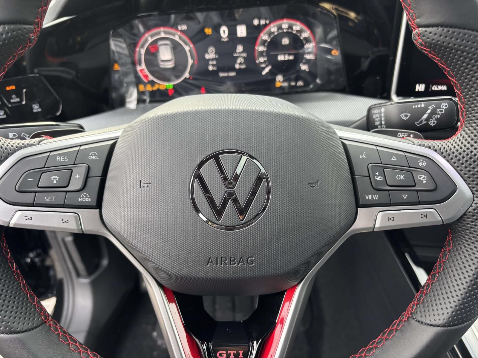 New 2026 Volkswagen GTI SE FWD image 16
