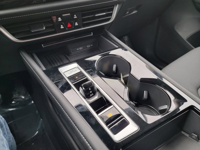 Used 2025 Volkswagen Atlas SE image 40