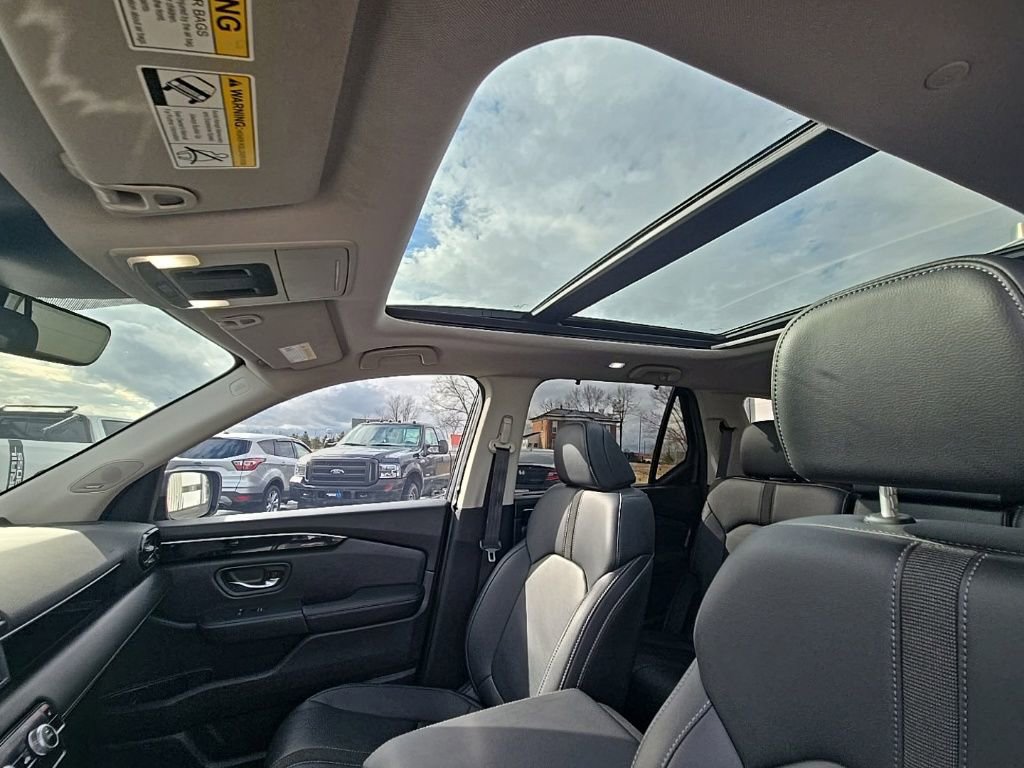 Used 2024 Honda Pilot Touring image 15