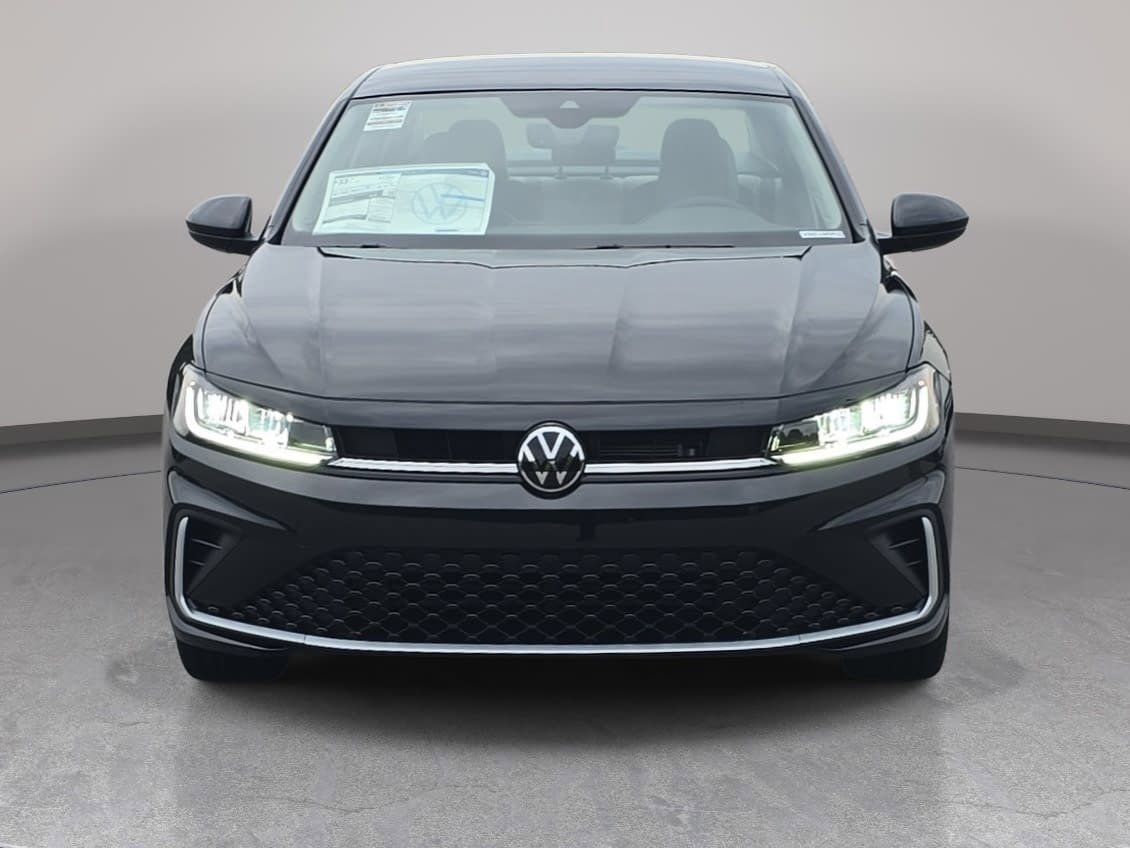 New 2026 Volkswagen Jetta SE image 2