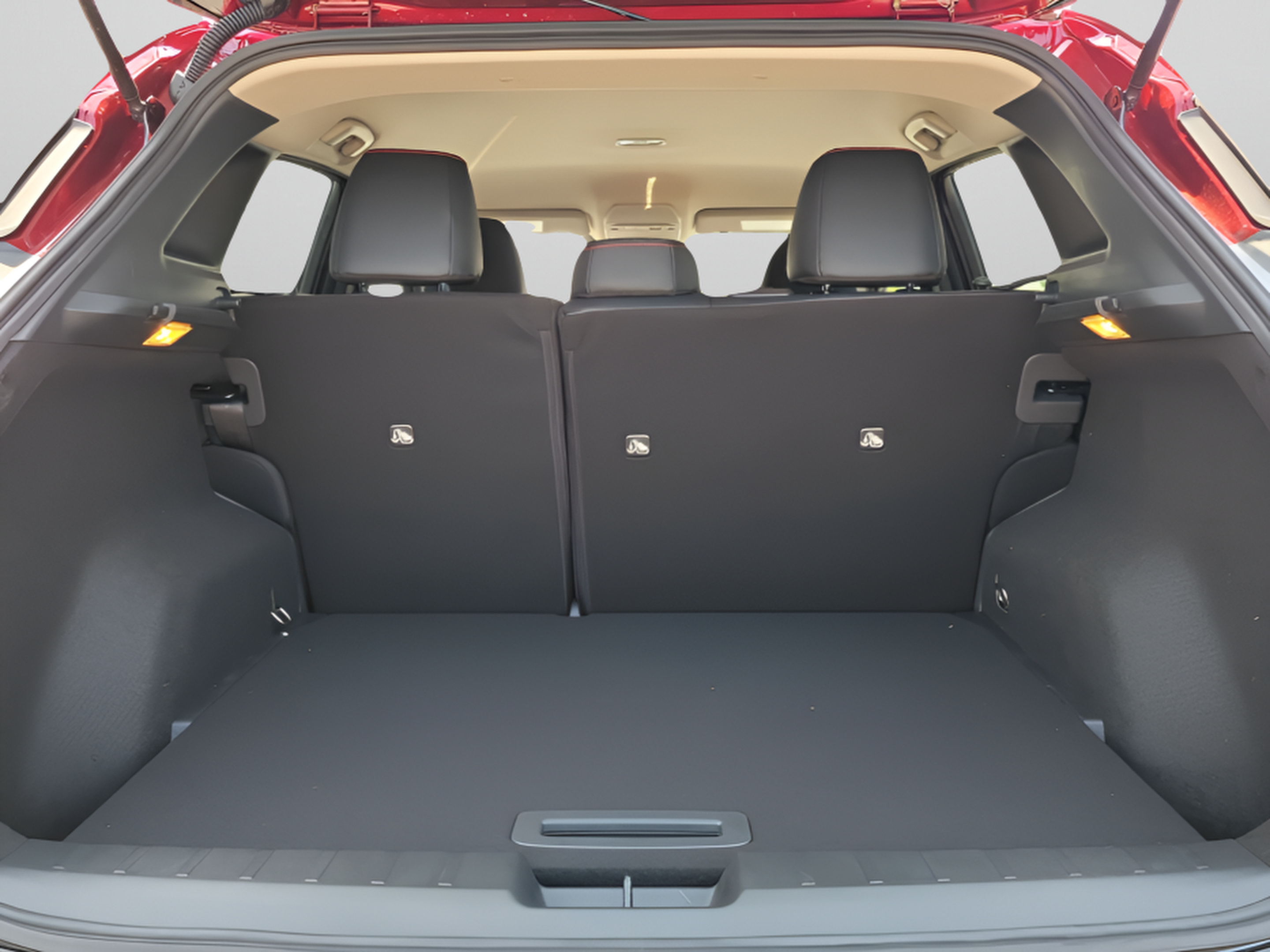 New 2025 Nissan Kicks SR FWD image 7