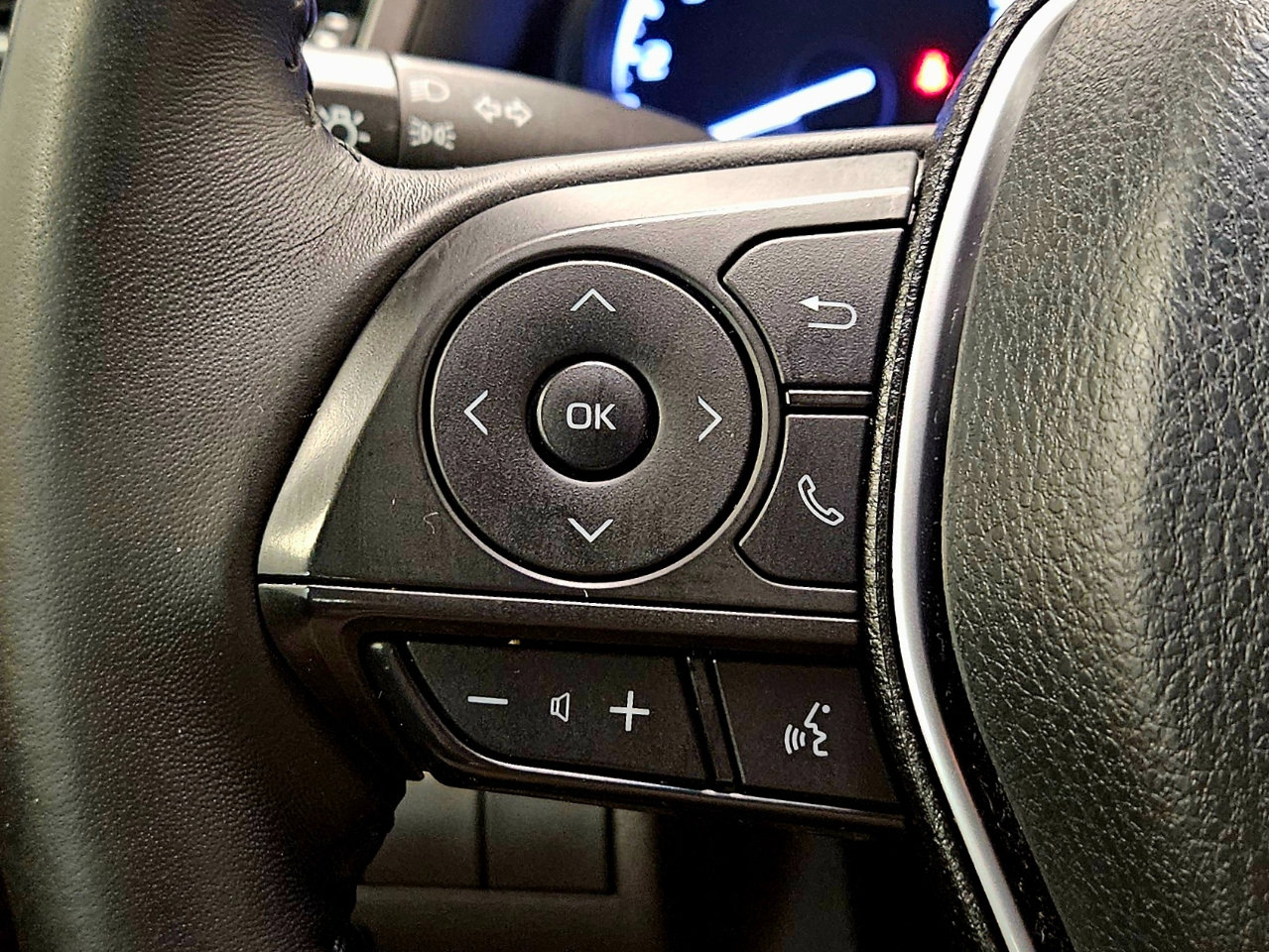 Used 2018 Toyota Camry SE image 12