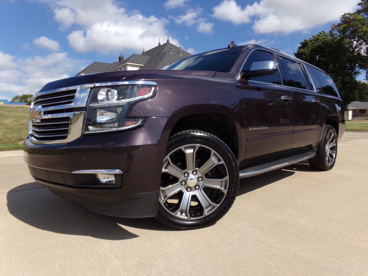 Used 2015 Chevrolet Suburban LTZ RWD image 3