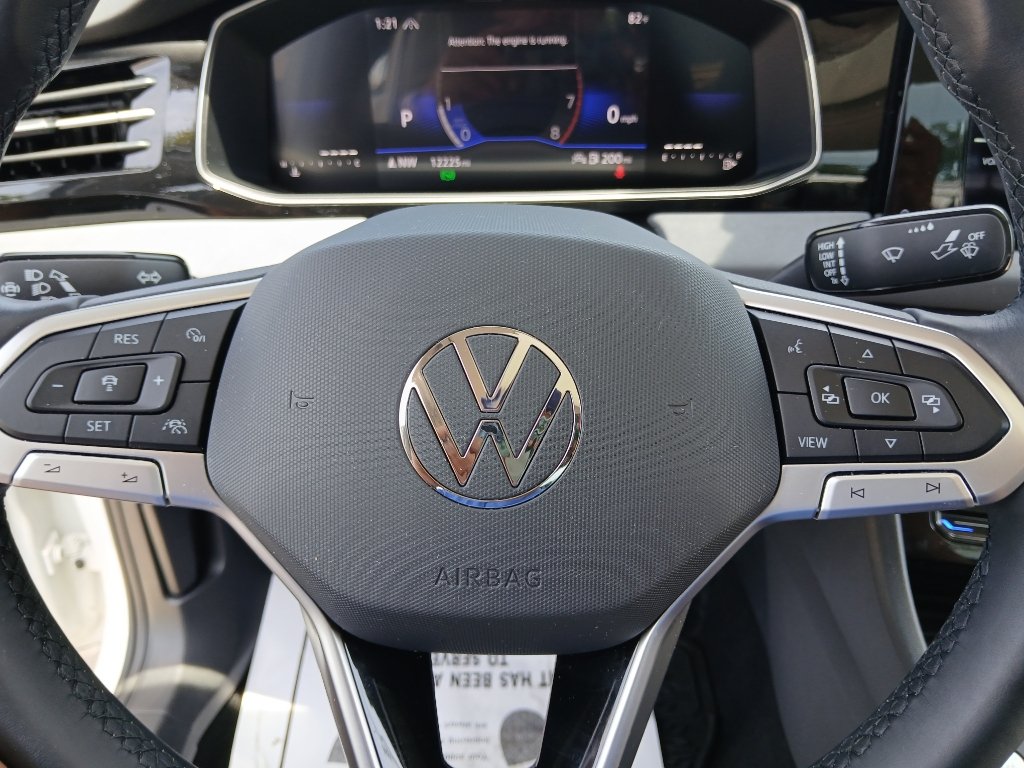 Certified 2025 Volkswagen Jetta SE w/ Sunroof Package FWD image 14