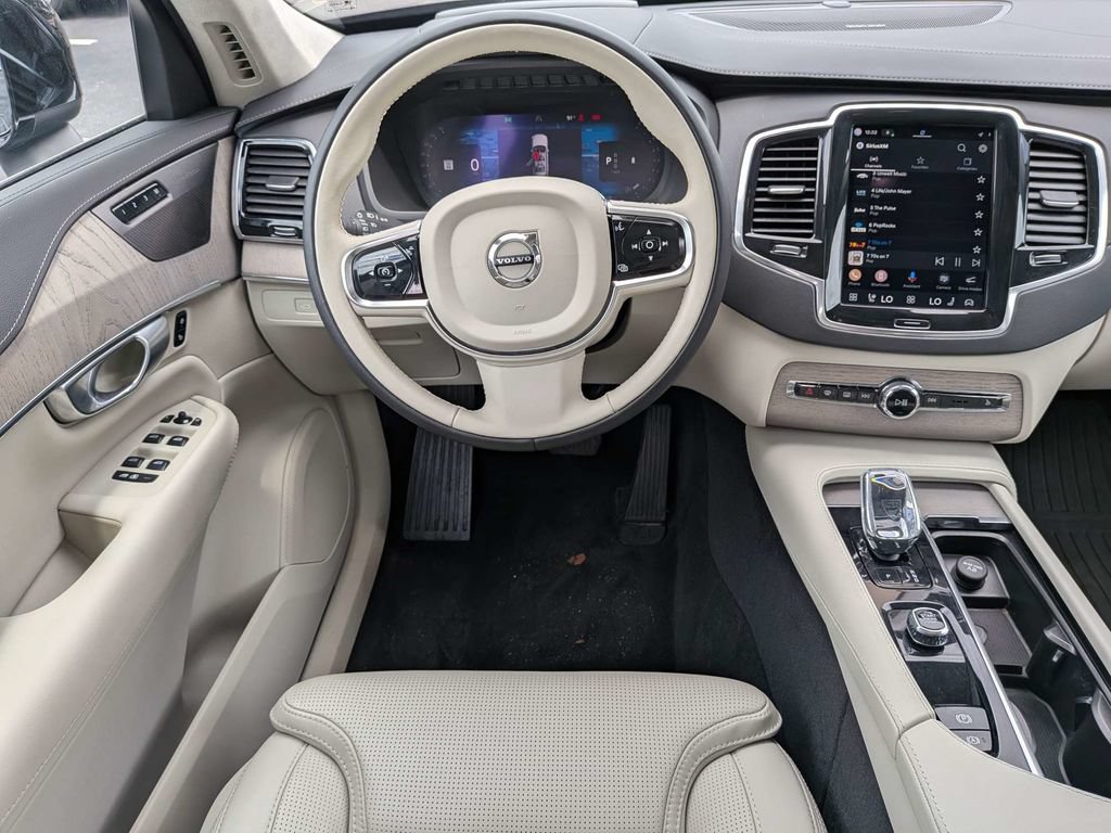 Certified 2024 Volvo XC90 B6 Ultimate w/ Lounge Package AWD/4WD image 19