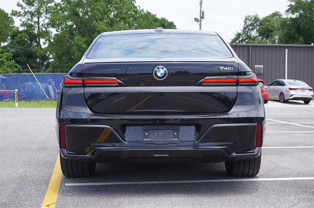 New 2025 BMW 740i w/ Executive Package image 28