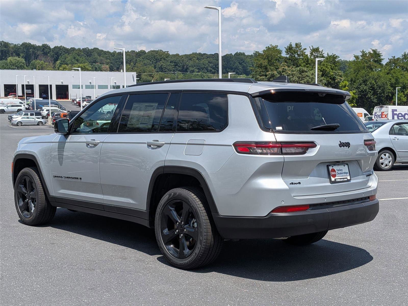 New 2025 Jeep Grand Cherokee L Limited w/ Luxury Tech Group II AWD/4WD image 7