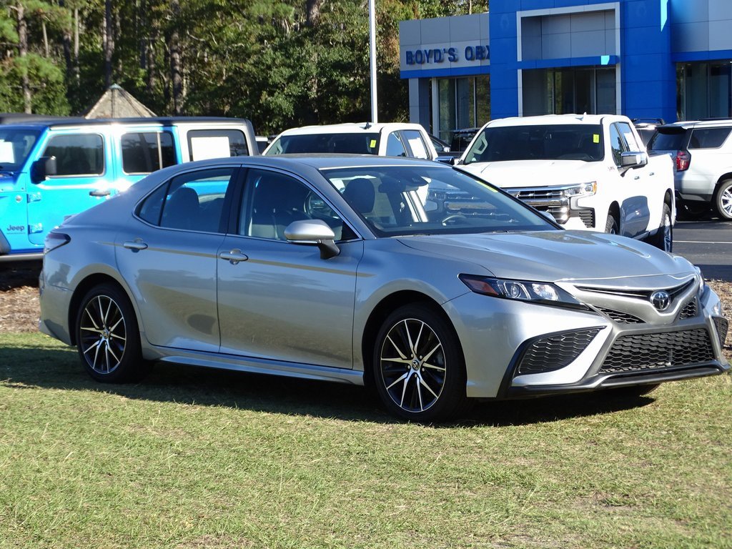 Used 2024 Toyota Camry SE