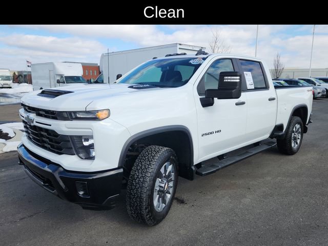 Used 2024 Chevrolet Silverado 2500 Custom w/ Custom Value Package image 3