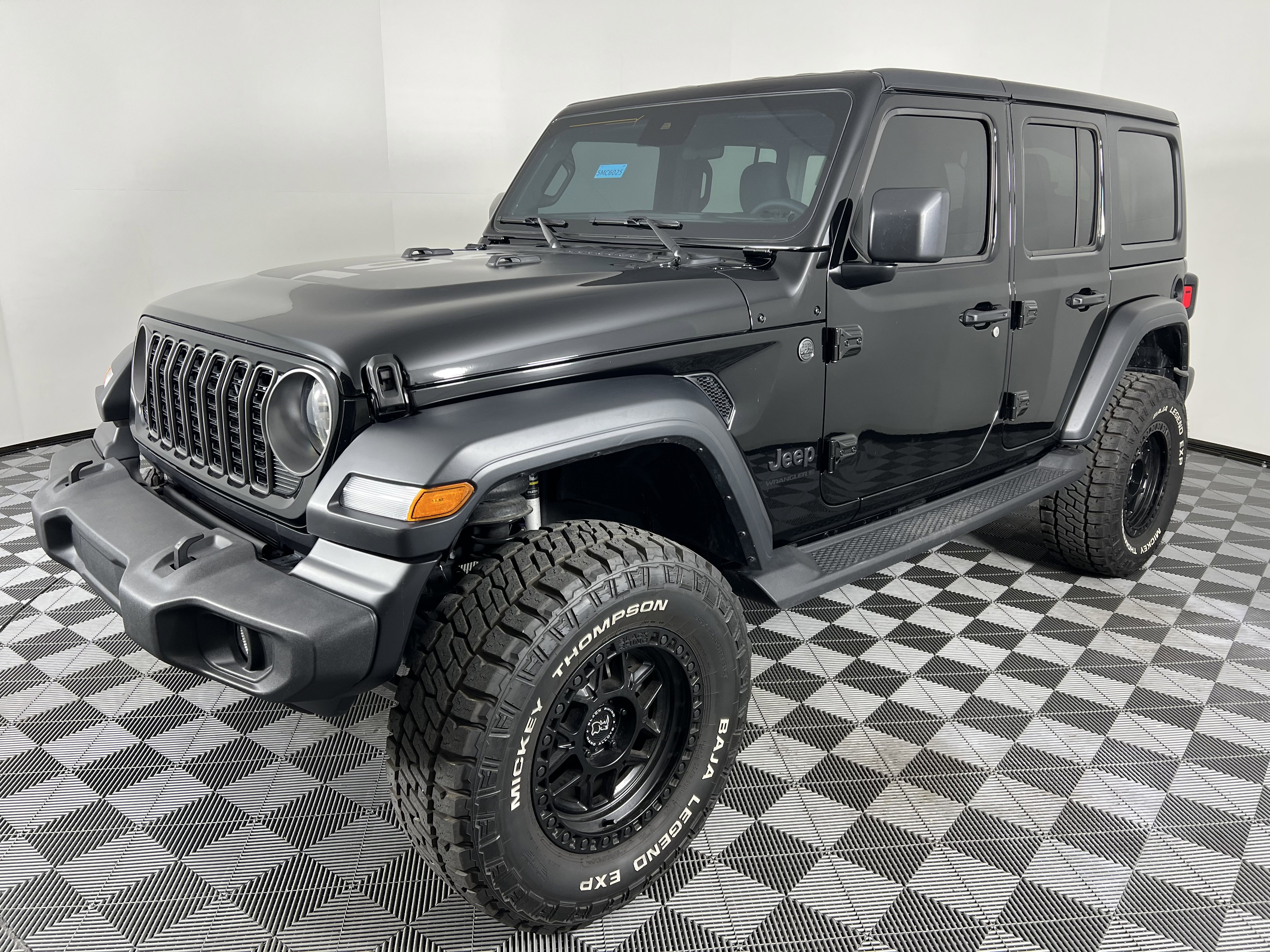 Used 2025 Jeep Wrangler Unlimited Sport AWD/4WD image 8