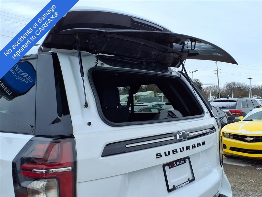 Used 2023 Chevrolet Suburban RST w/ Luxury Package image 12