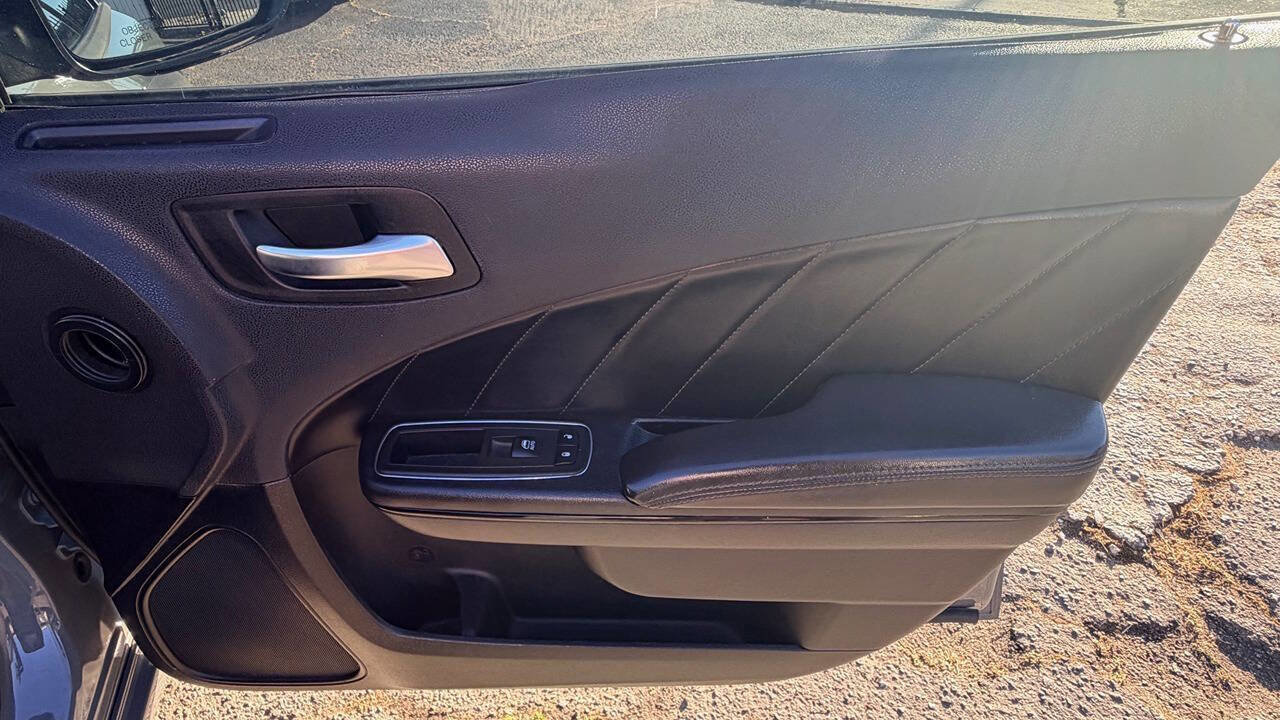 Used 2017 Dodge Charger R/T w/ Plus Group image 21