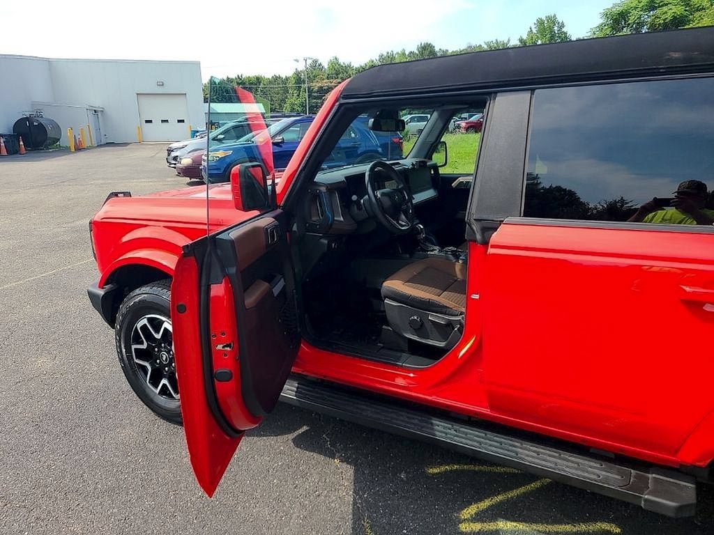 Used 2023 Ford Bronco Outer Banks AWD/4WD image 15