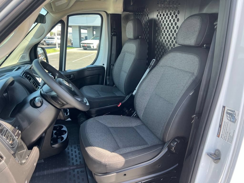 Used 2025 RAM ProMaster 2500 w/ U-Haul Equipment Group FWD image 23