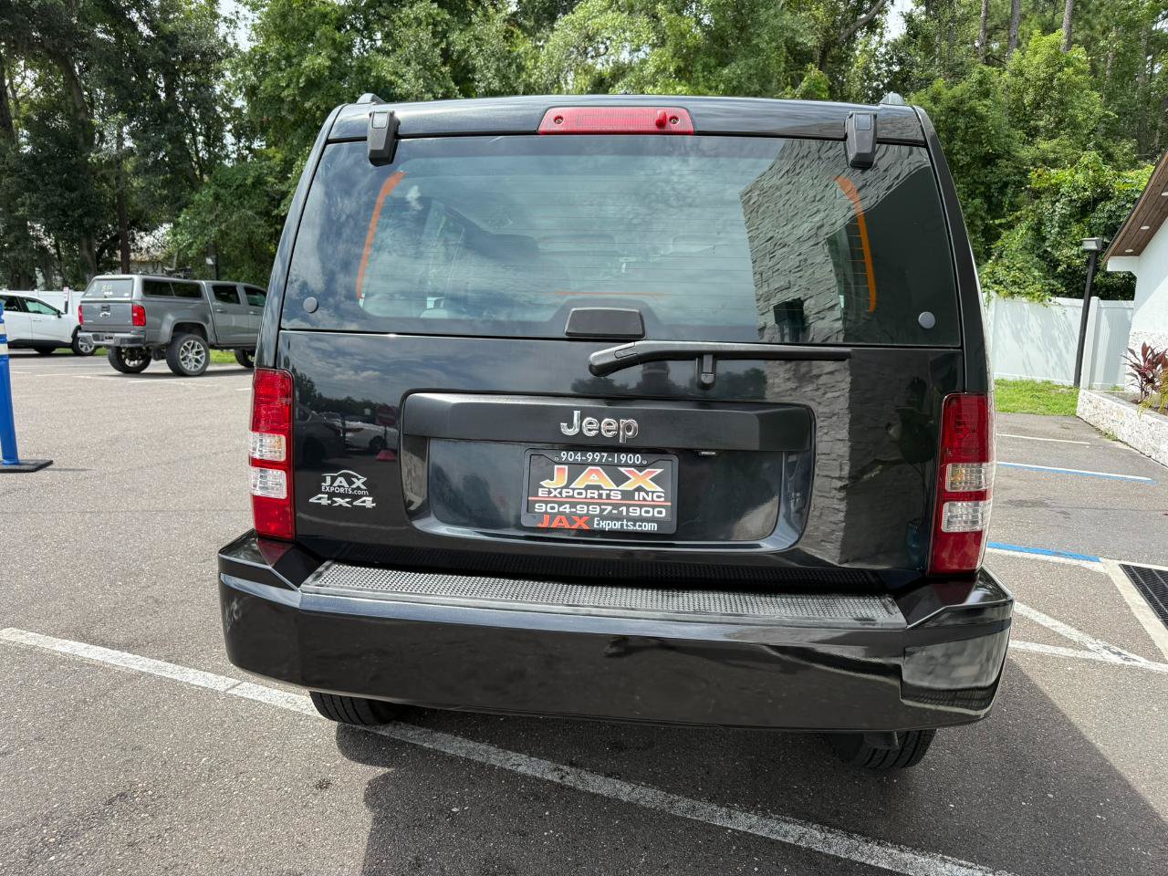 Used 2010 Jeep Liberty Sport AWD/4WD image 4