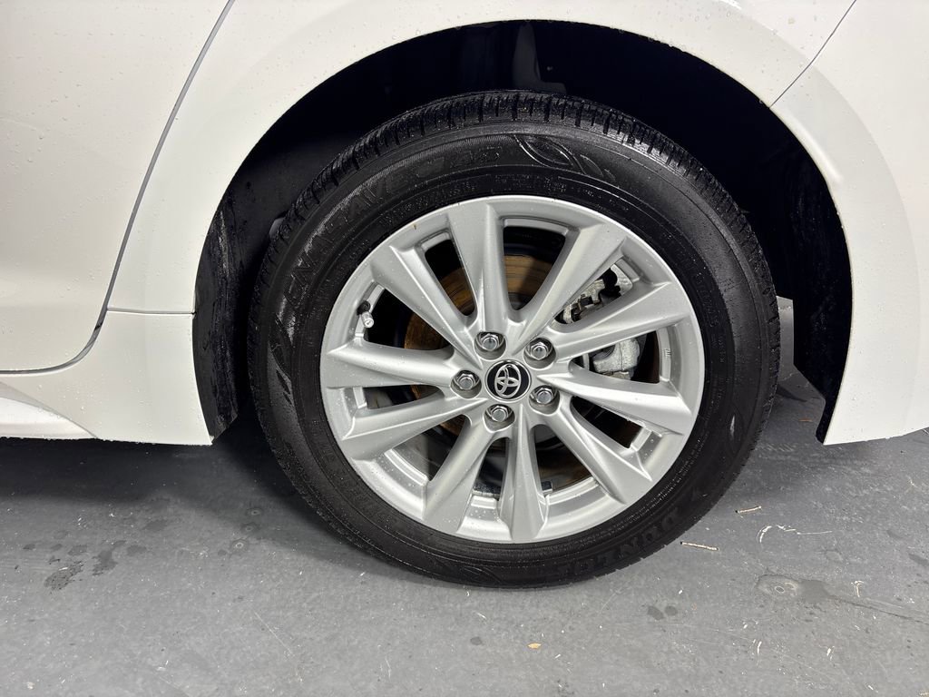 Used 2025 Toyota Corolla LE w/ LE Premium Package image 31