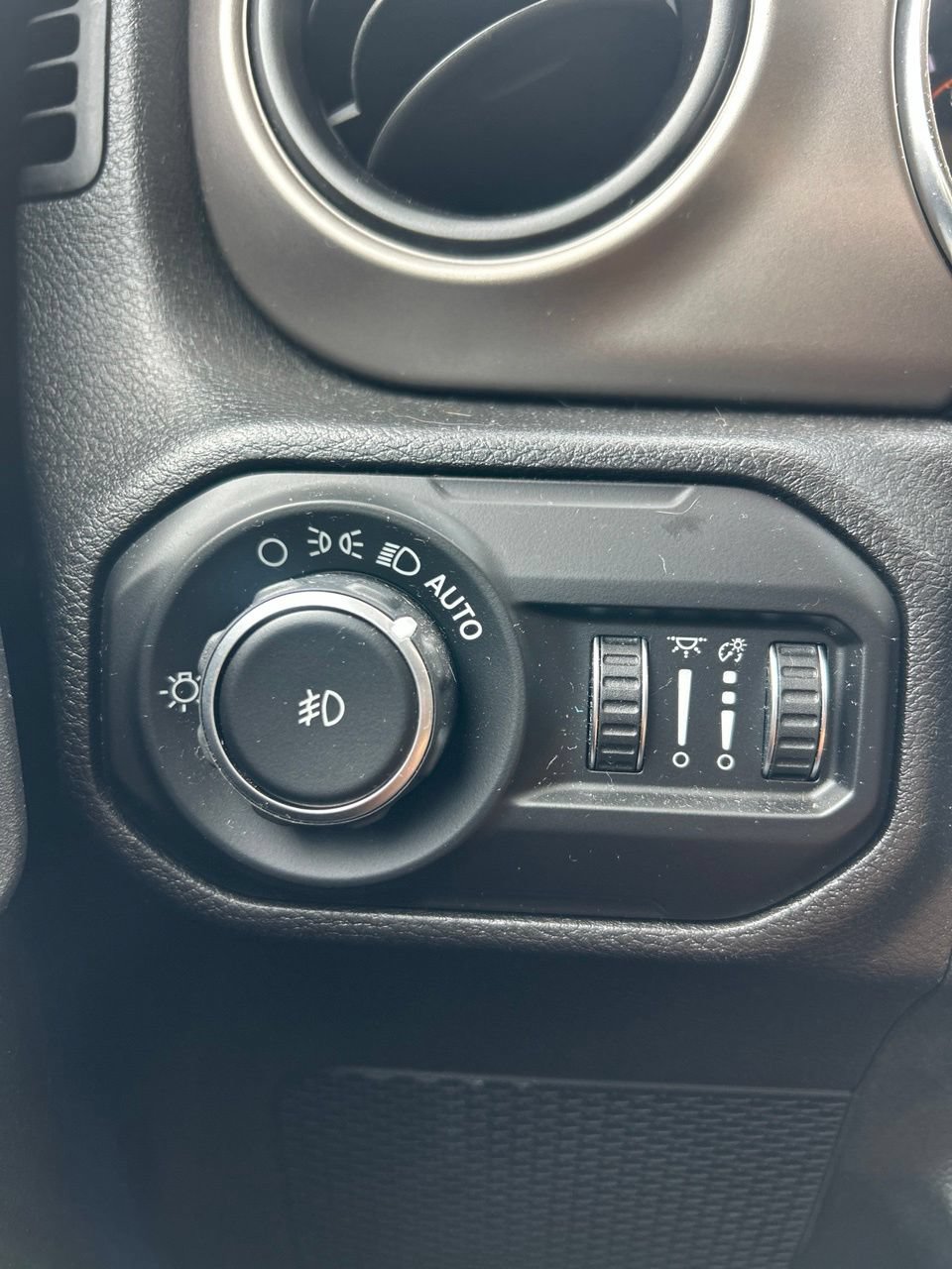 Used 2020 Jeep Wrangler Unlimited Sport AWD/4WD image 26