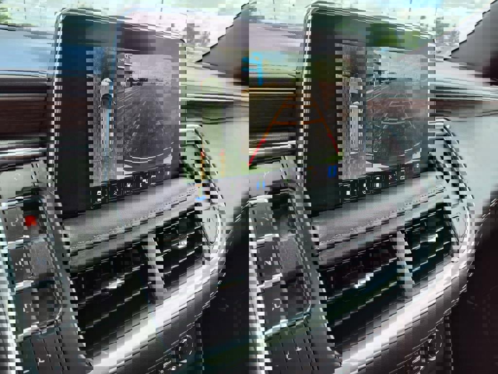 Used 2024 Chevrolet Tahoe High Country w/ Premium Package image 26