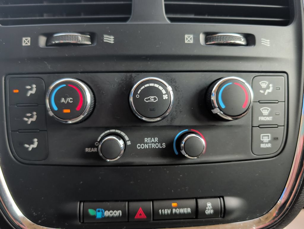 Used 2014 Dodge Grand Caravan SXT FWD image 14