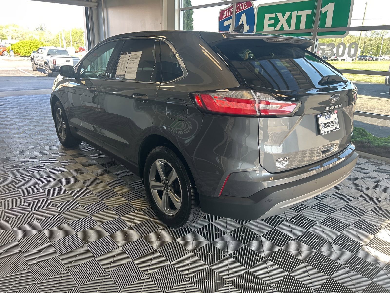 Used 2024 Ford Edge SEL w/ Convenience Package AWD/4WD image 4